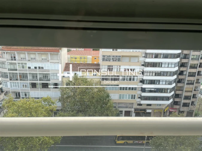Apartamento T5 para Venda em Alvalade Foto 34
