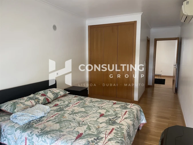 Apartamento T5 para Venda em Alvalade Foto 15