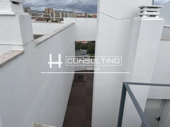 Apartamento T5 para Venda em Alvalade Foto 46