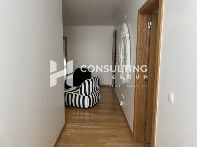 Apartamento T5 para Venda em Alvalade Foto 30