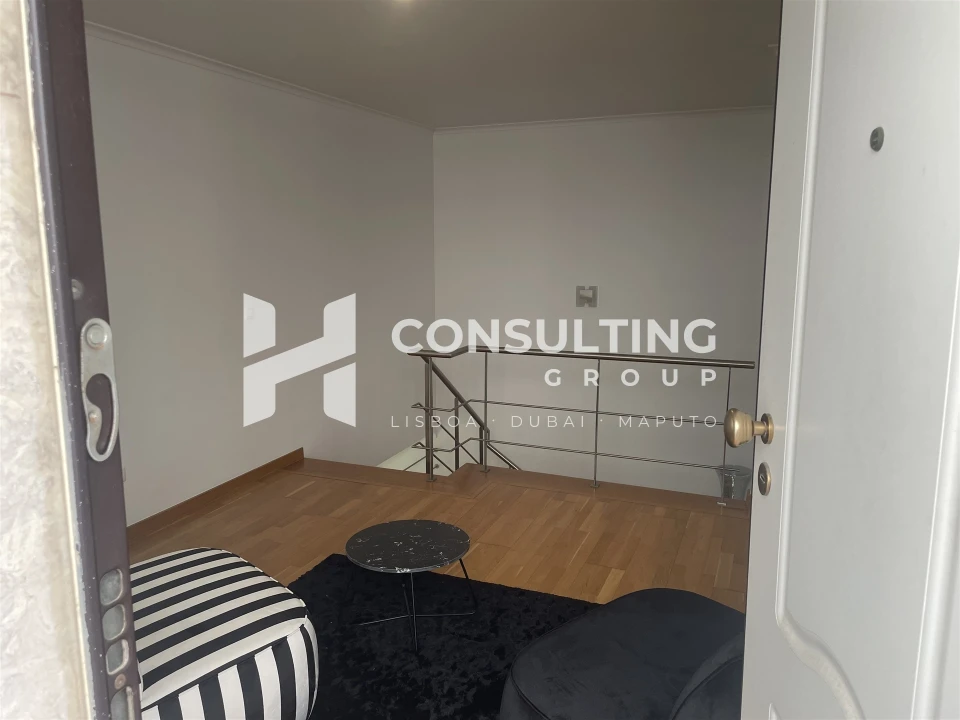 Apartamento T5 para Venda em Alvalade Foto 37