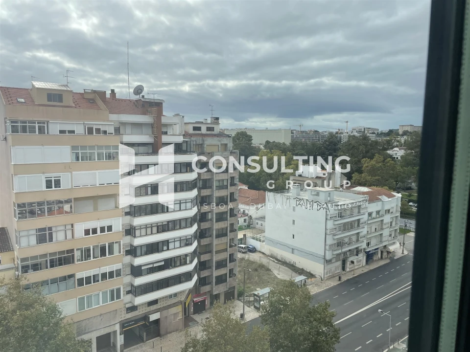 Apartamento T5 para Venda em Alvalade Foto 35