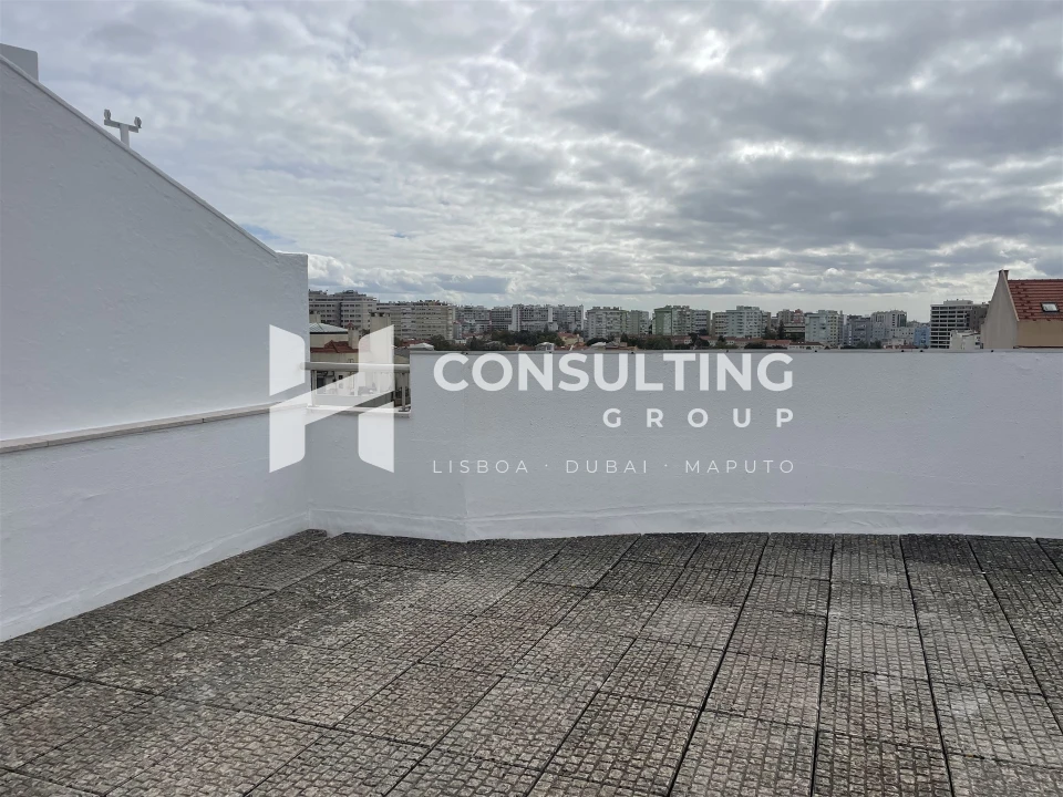 Apartamento T5 para Venda em Alvalade Foto 47