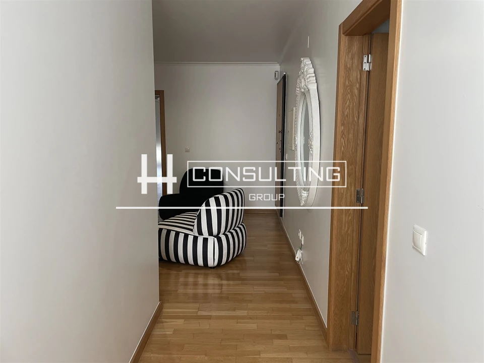Apartamento T5 para Venda em Alvalade Foto 30