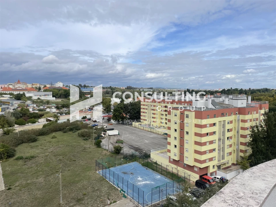 Apartamento T5 para Venda em Alvalade Foto 42