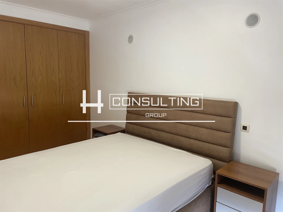 Apartamento T5 para Venda em Alvalade Foto 7