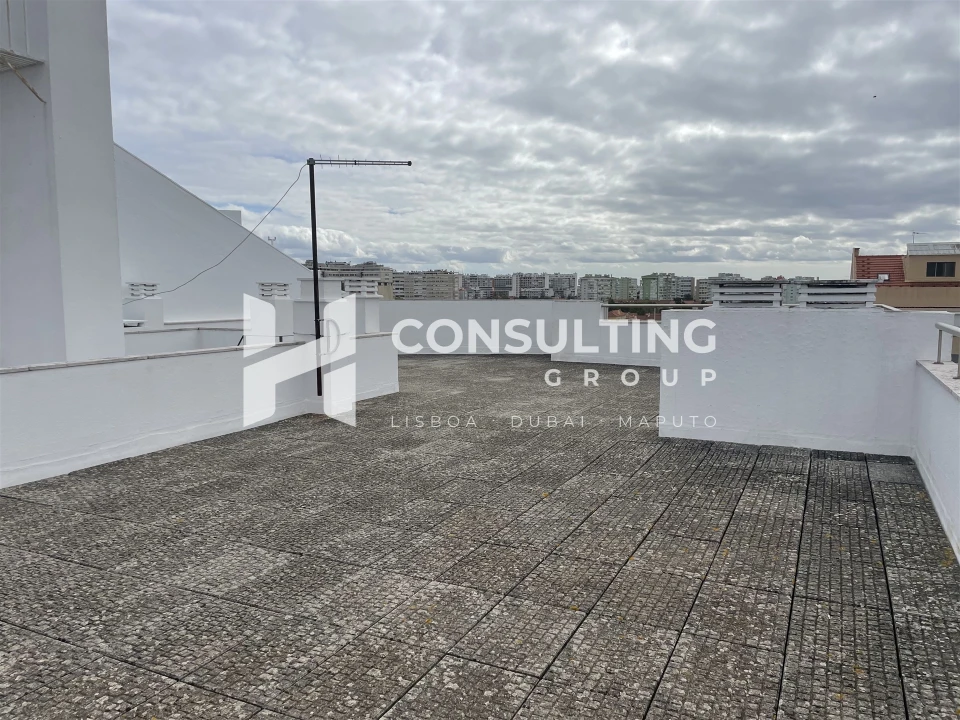 Apartamento T5 para Venda em Alvalade Foto 49