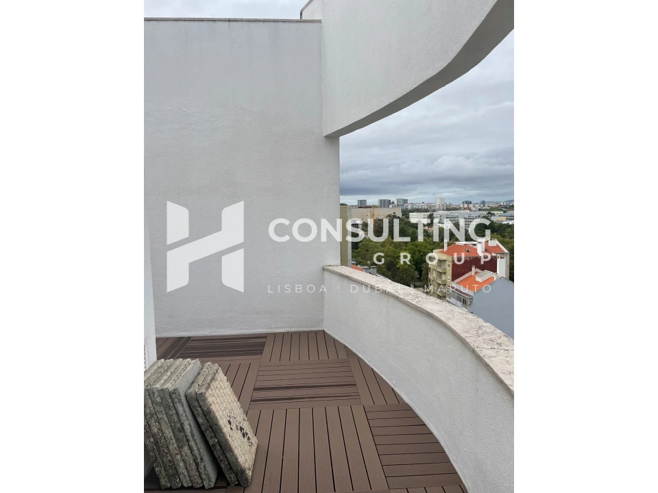 Apartamento T5 para Venda em Alvalade Foto 45
