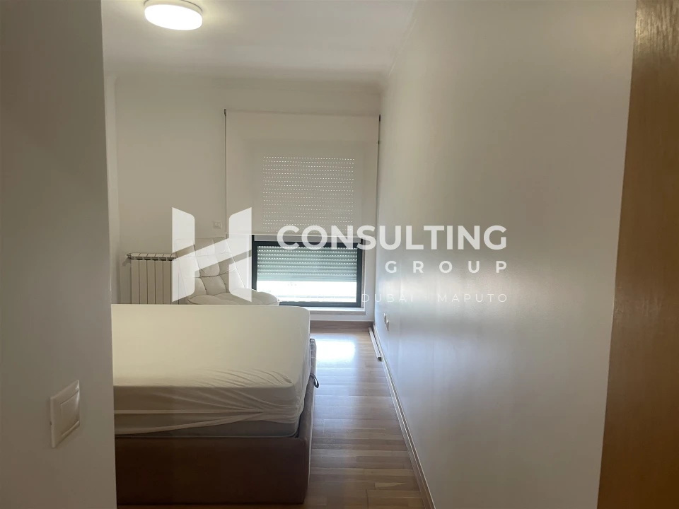 Apartamento T5 para Venda em Alvalade Foto 5