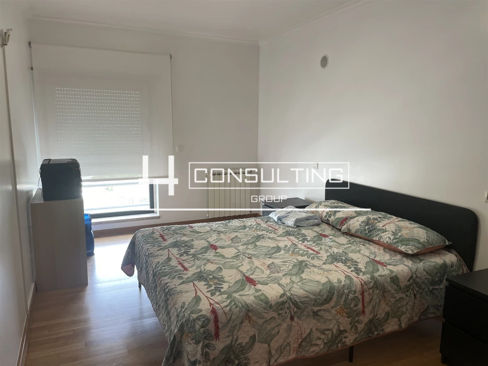 Apartamento T5 para Venda em Alvalade Foto 14