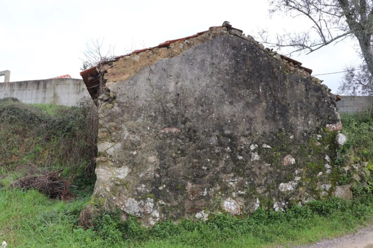 Moradia T0 para Venda em Lustosa e Barrosas (Santo Estêvão) Foto 6