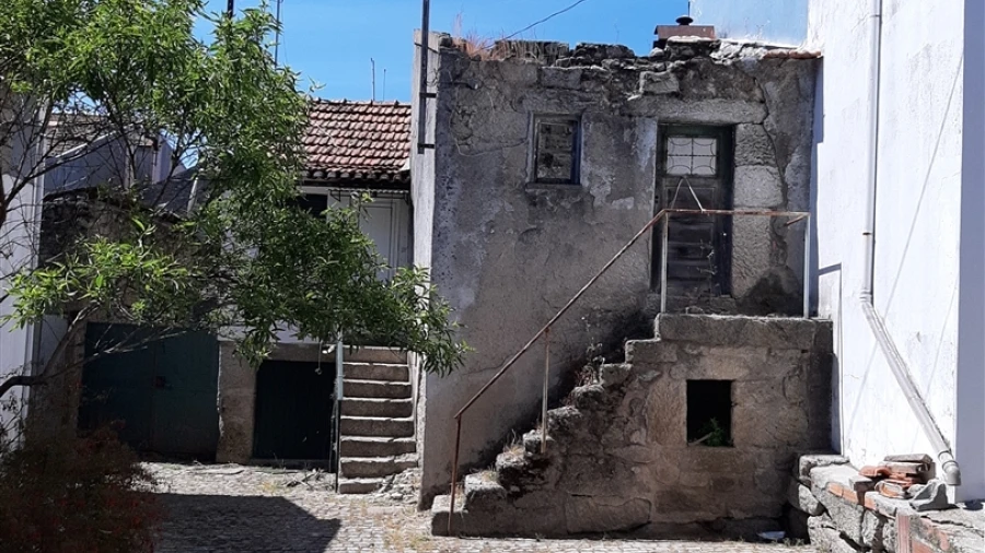 Moradia T2 para Venda em Canas de Senhorim