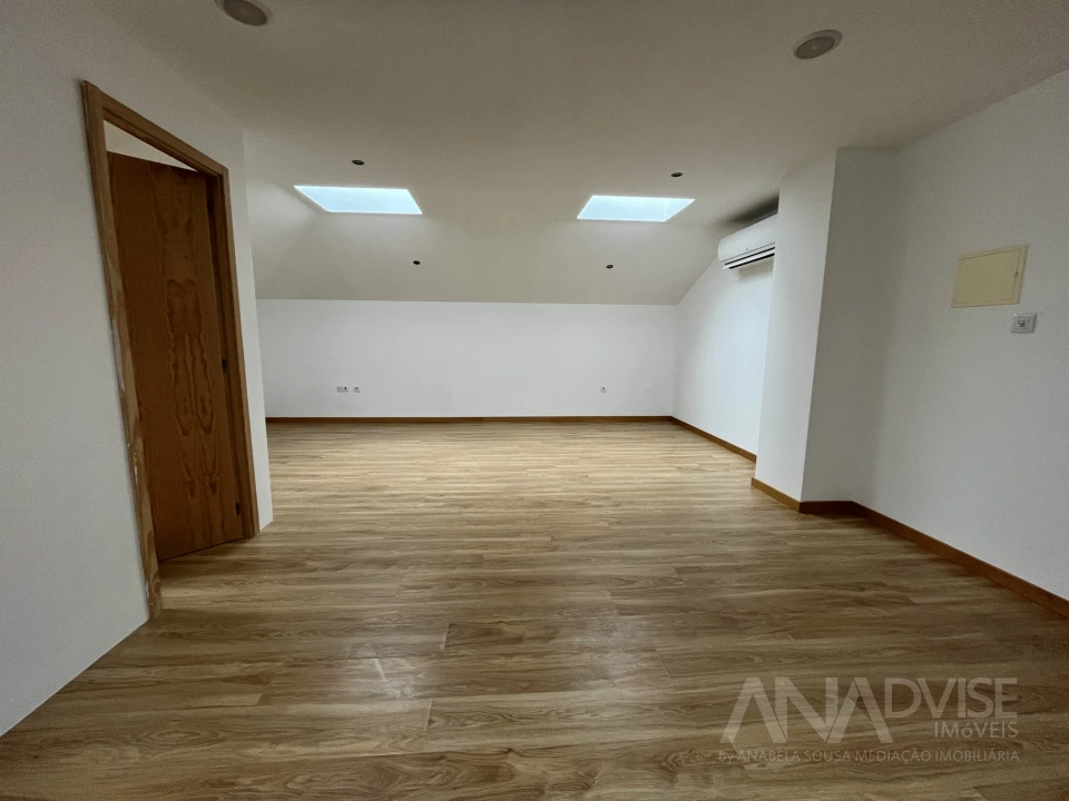 Apartamento T3 para Arrendamento em Viseu Foto 6