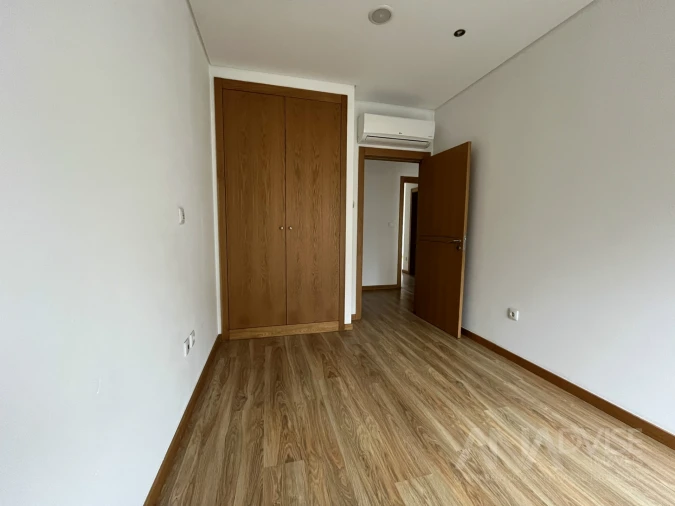 Apartamento T3 para Arrendamento em Viseu Foto 16