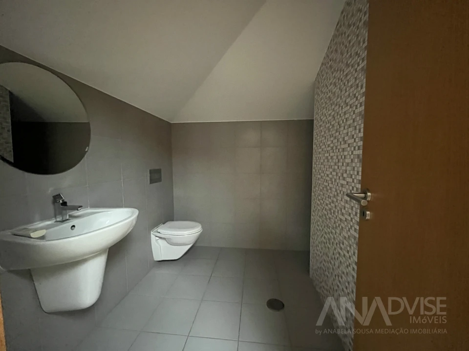 Apartamento T3 para Arrendamento em Viseu Foto 5