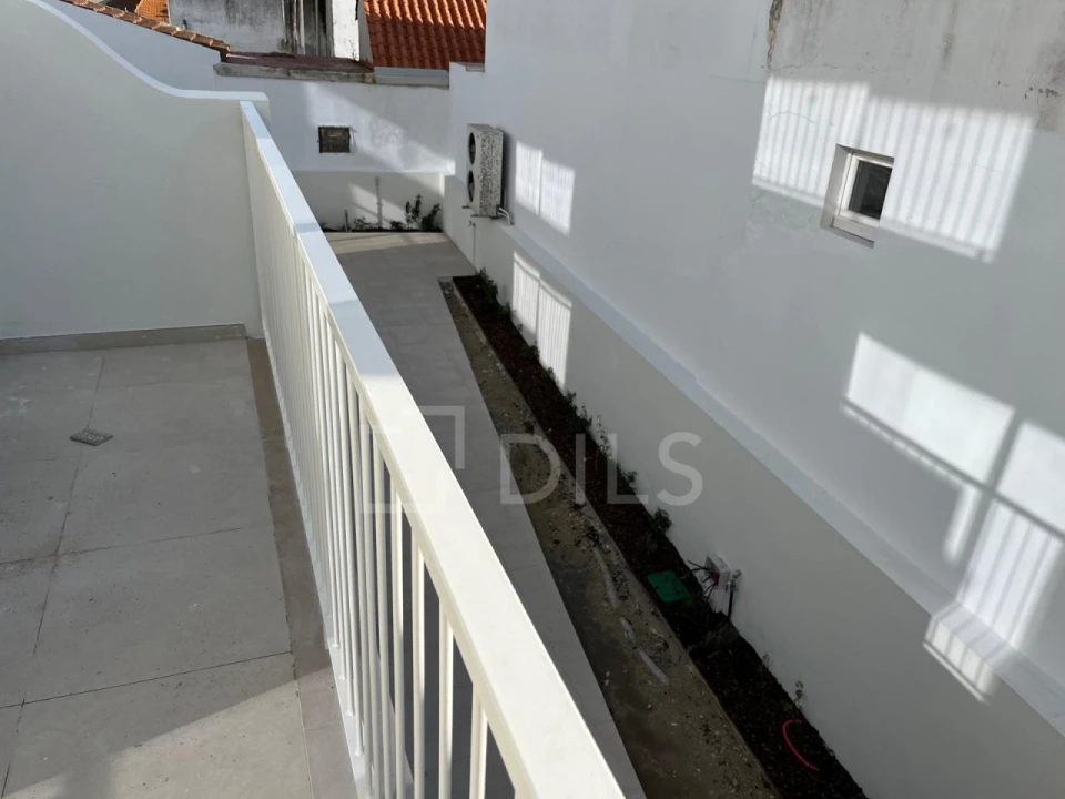 Apartamento T1 para Venda em Santa Maria do Castelo e Santiago e Santa Susana Foto 19