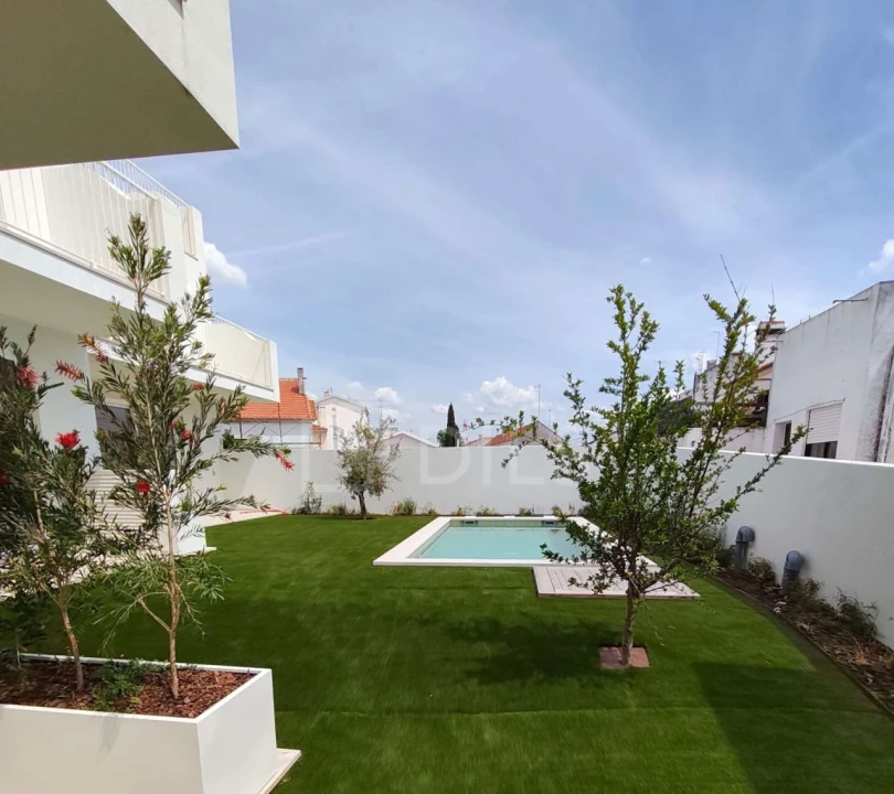 Apartamento T1 para Venda em Santa Maria do Castelo e Santiago e Santa Susana Foto 2
