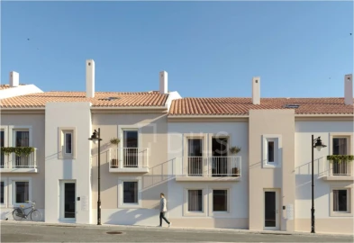 Apartamento T1 para Venda em Santa Maria do Castelo e Santiago e Santa Susana