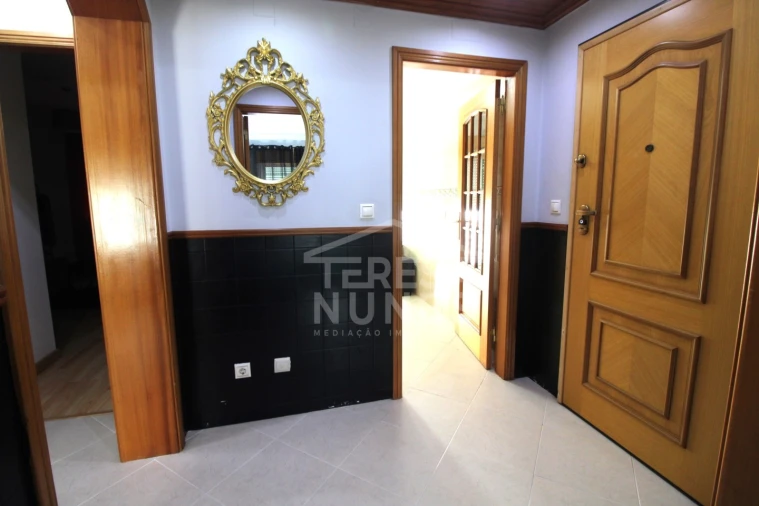 Apartamento T2 para Venda em Quinta do Conde Foto 3