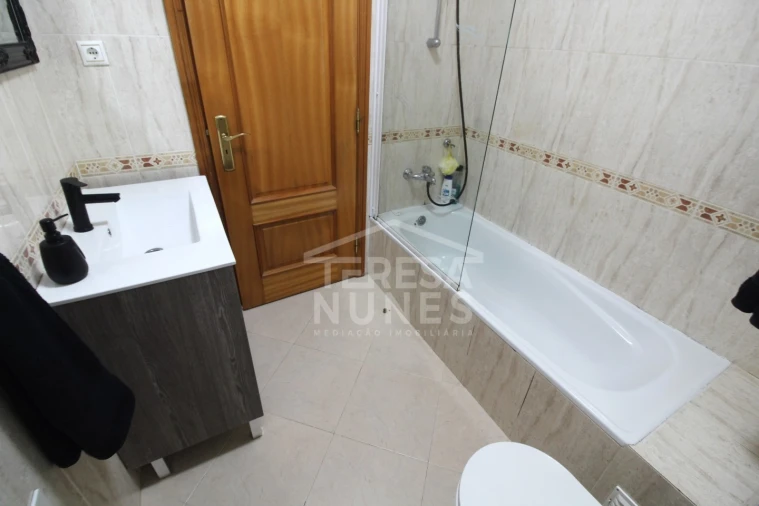 Apartamento T2 para Venda em Quinta do Conde Foto 12