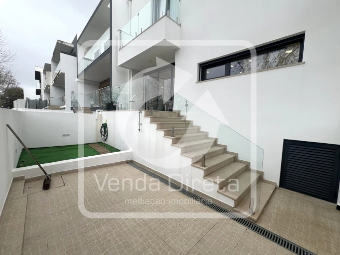 Moradia T4 para Venda em Palmela Foto 2