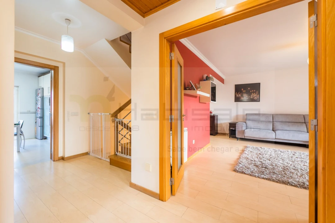 Moradia T5 para Venda em São Domingos de Rana Foto 8