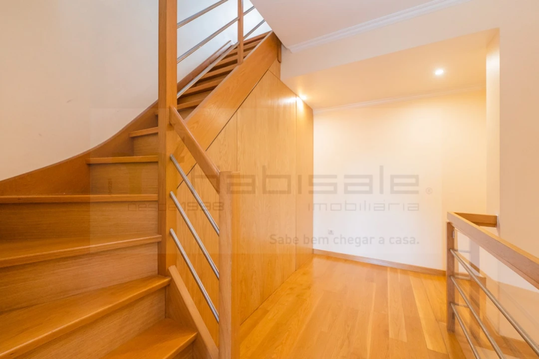 Moradia T5 para Venda em São Domingos de Rana Foto 32