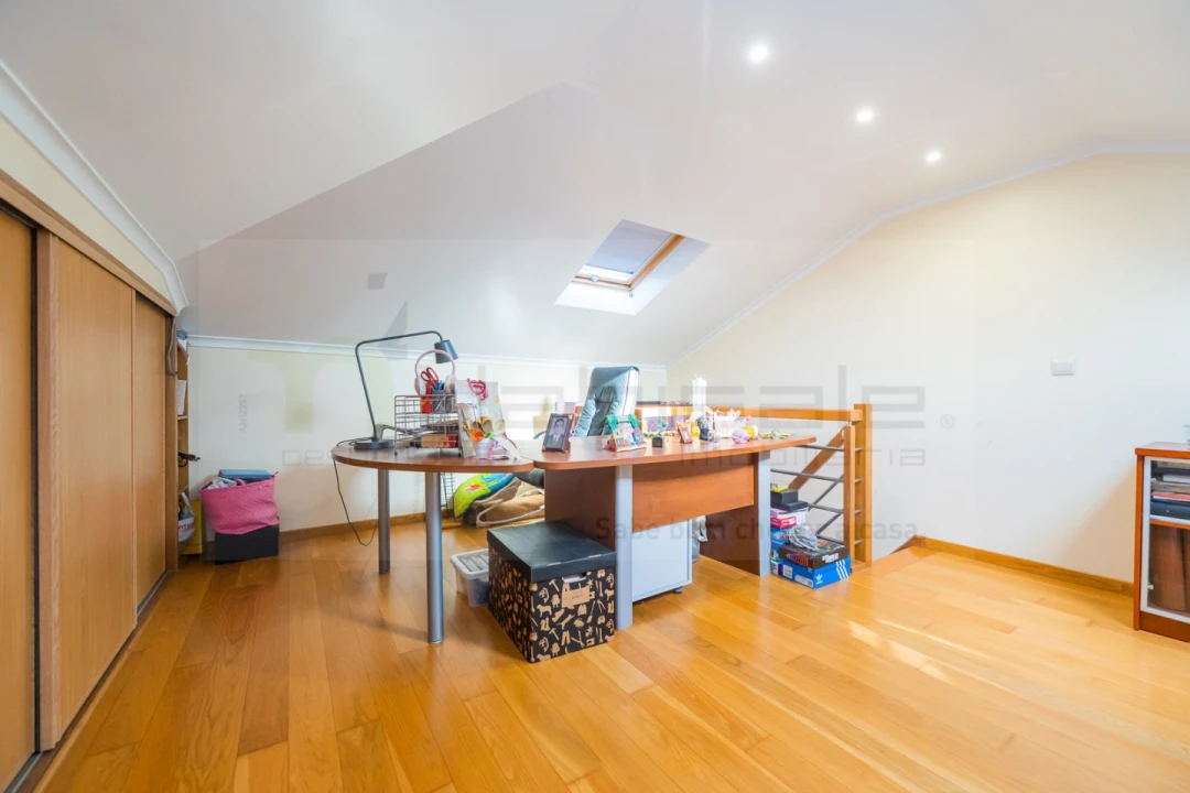 Moradia T5 para Venda em São Domingos de Rana Foto 34