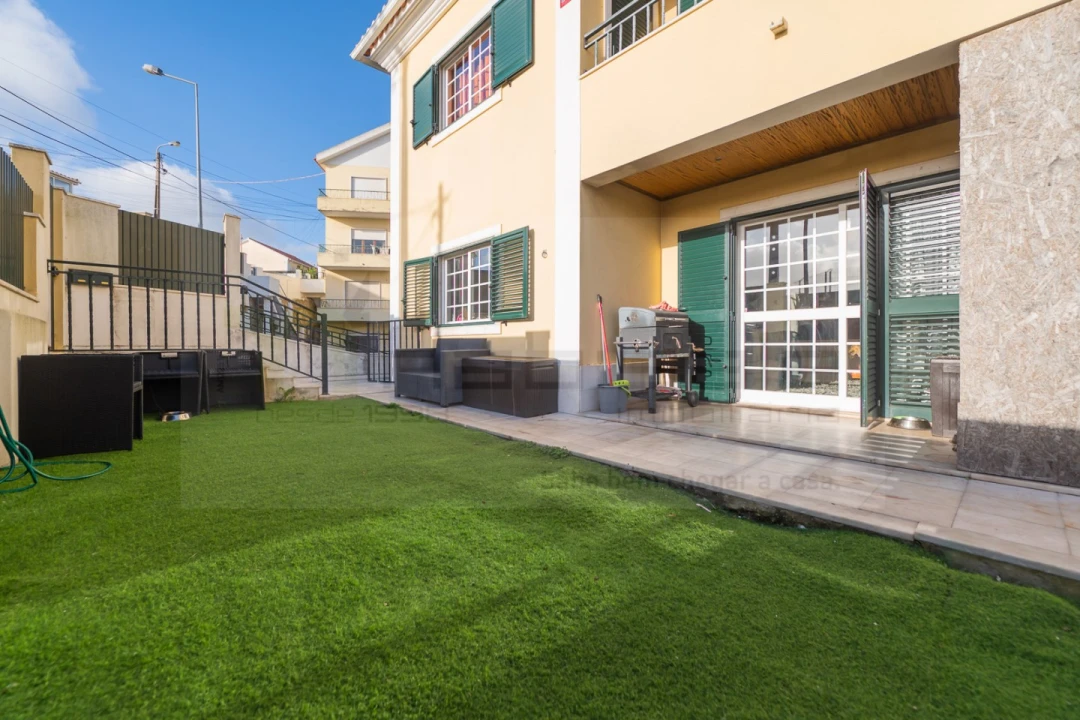 Moradia T5 para Venda em São Domingos de Rana Foto 40