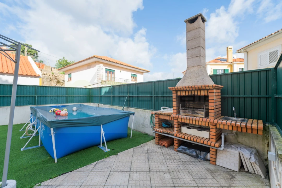 Moradia T5 para Venda em São Domingos de Rana Foto 44