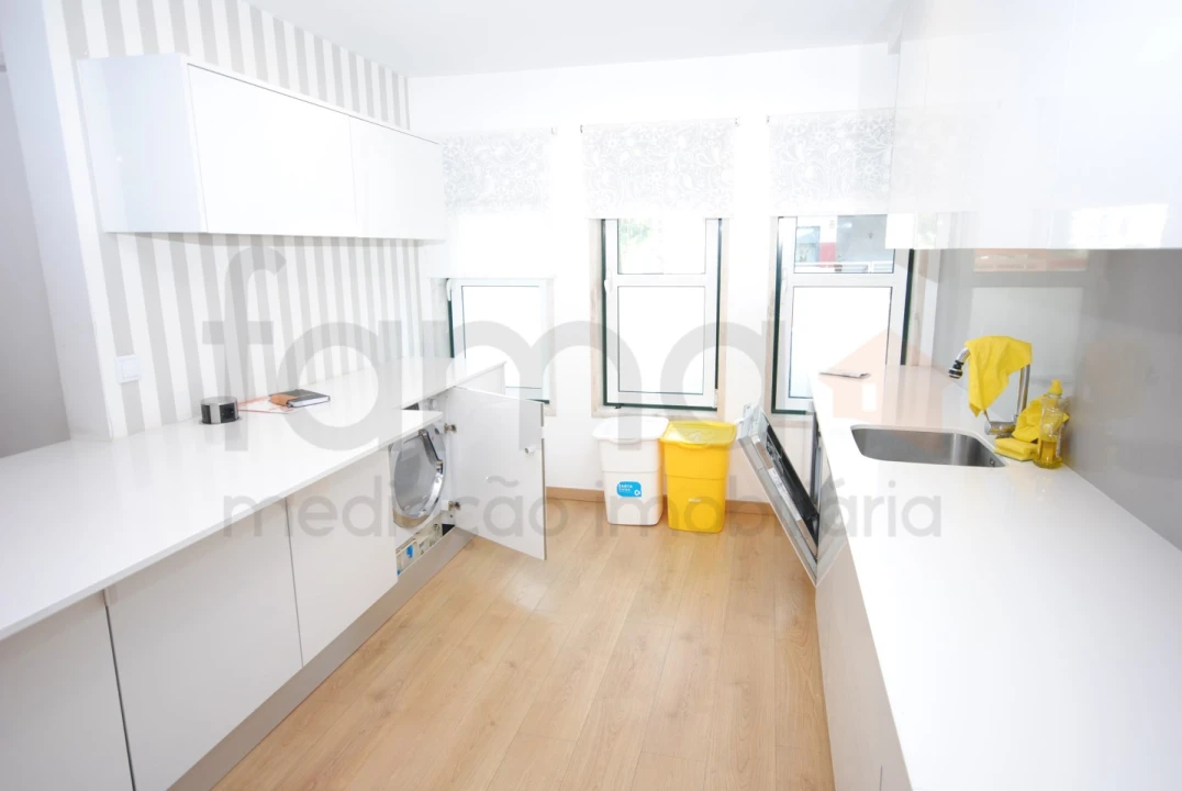 Apartamento T3 para Venda em Carnaxide e Queijas Foto 7