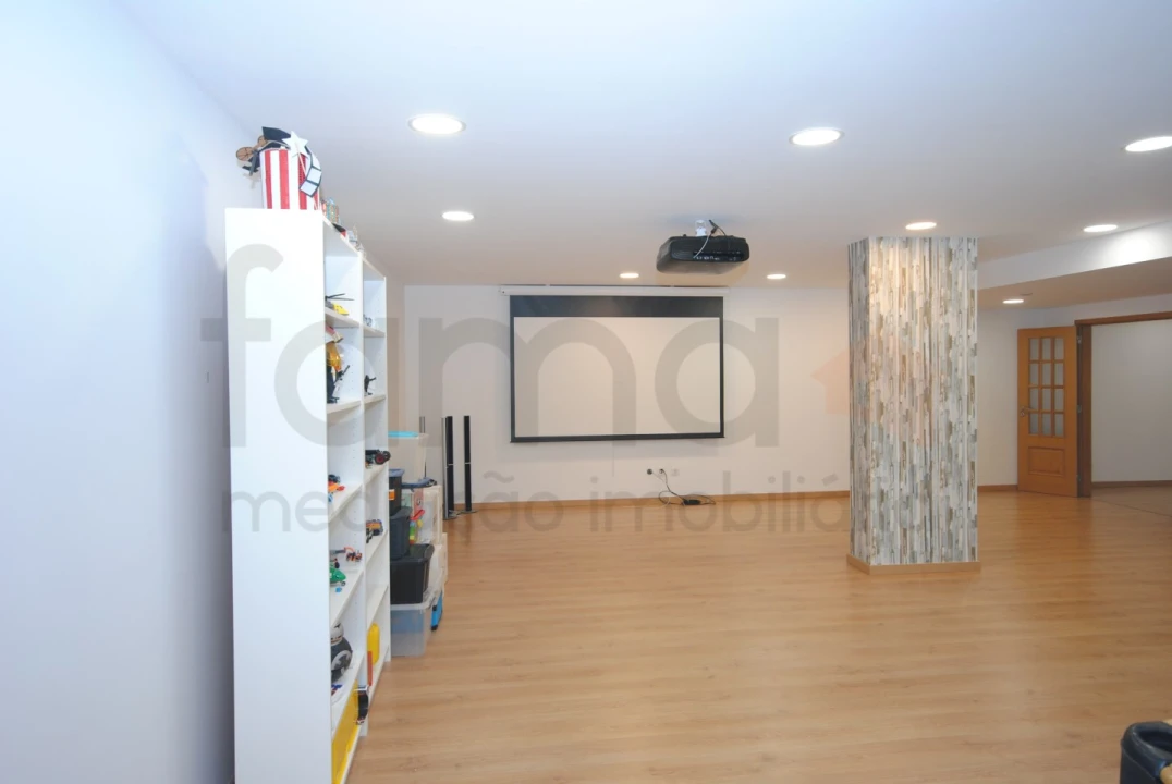 Apartamento T3 para Venda em Carnaxide e Queijas Foto 13