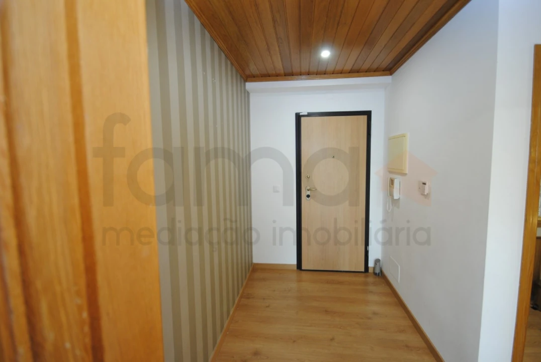 Apartamento T3 para Venda em Carnaxide e Queijas Foto 17