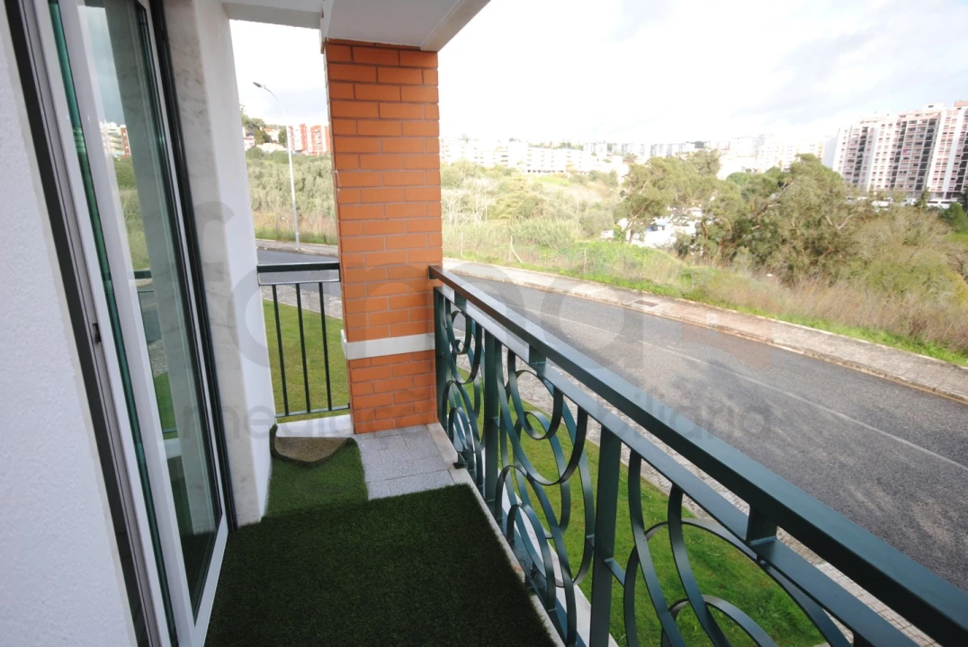 Apartamento T3 para Venda em Carnaxide e Queijas Foto 21