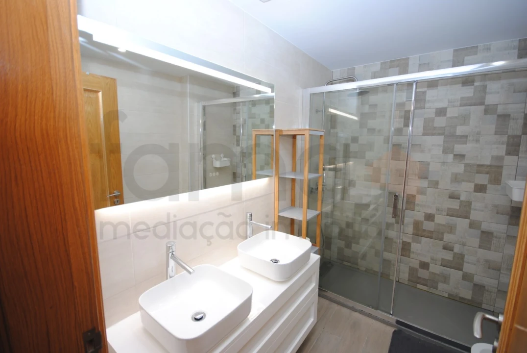 Apartamento T3 para Venda em Carnaxide e Queijas Foto 35