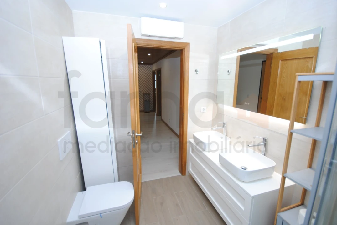 Apartamento T3 para Venda em Carnaxide e Queijas Foto 36