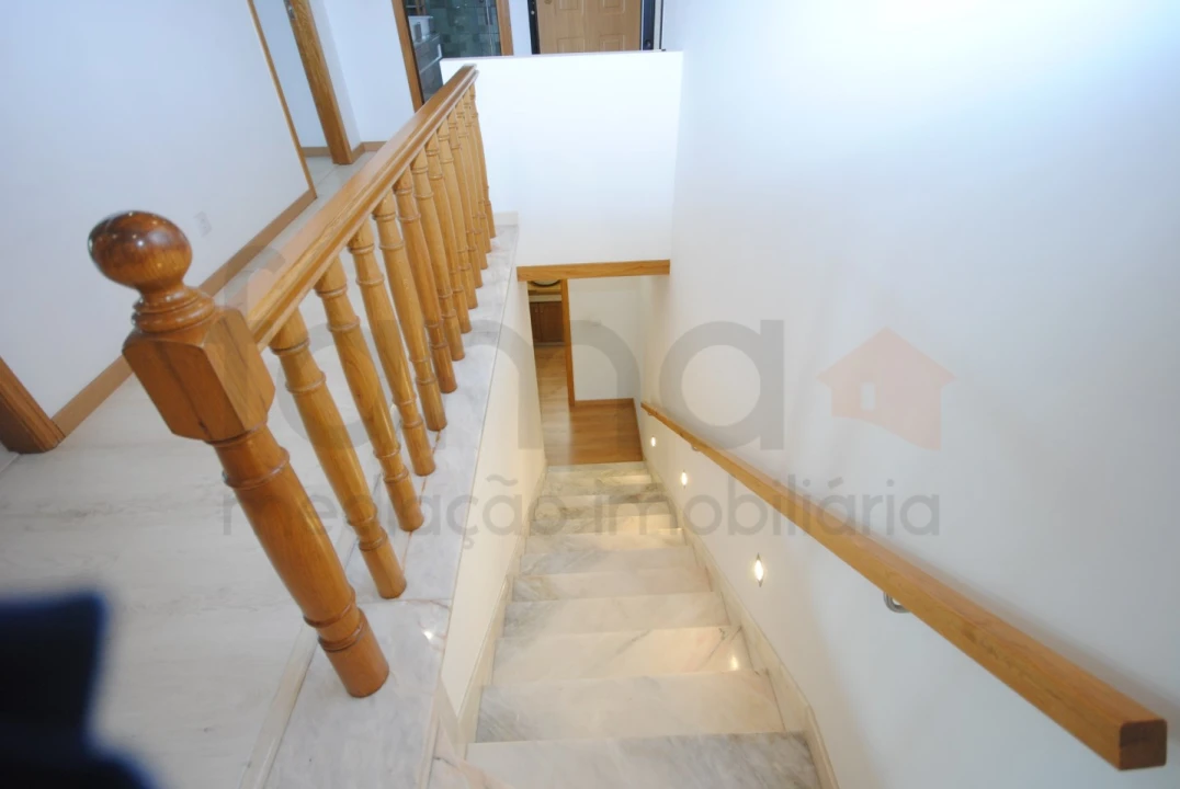 Apartamento T3 para Venda em Carnaxide e Queijas Foto 40