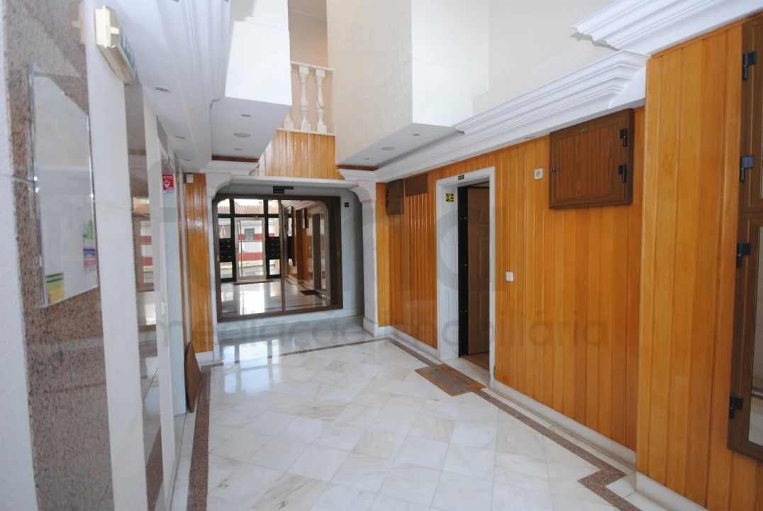 Apartamento T3 para Venda em Carnaxide e Queijas Foto 43