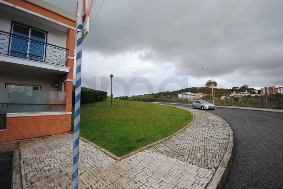 Apartamento T3 para Venda em Carnaxide e Queijas Foto 46