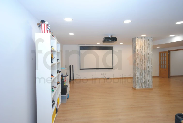 Apartamento T3 para Venda em Carnaxide e Queijas Foto 13