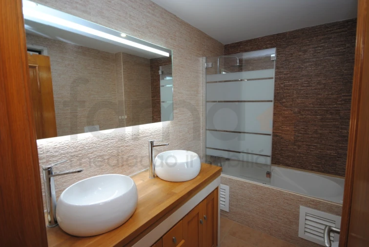 Apartamento T3 para Venda em Carnaxide e Queijas Foto 25