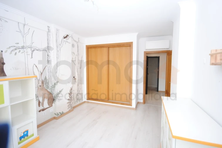 Apartamento T3 para Venda em Carnaxide e Queijas Foto 34