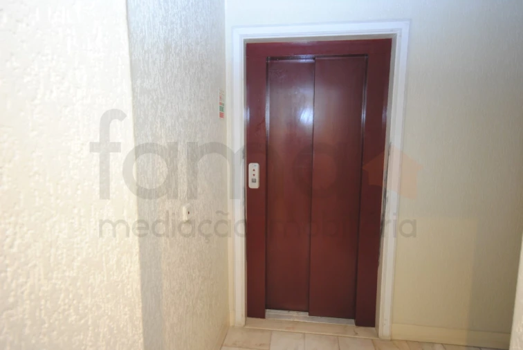 Apartamento T3 para Venda em Carnaxide e Queijas Foto 37