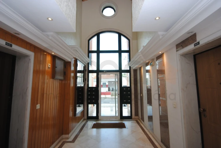 Apartamento T3 para Venda em Carnaxide e Queijas Foto 42