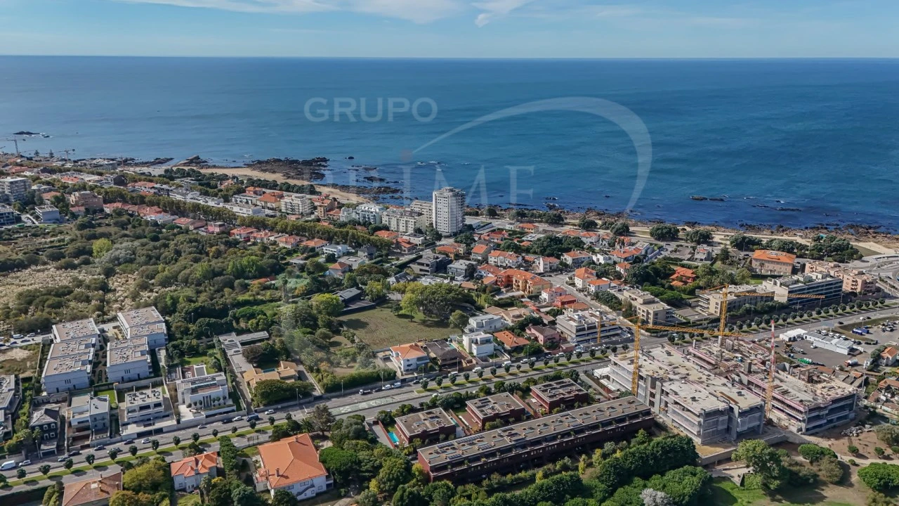 Moradia T5 para Arrendamento em Aldoar, Foz do Douro e Nevogilde Foto 1