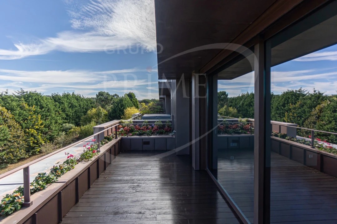 Moradia T5 para Arrendamento em Aldoar, Foz do Douro e Nevogilde Foto 2