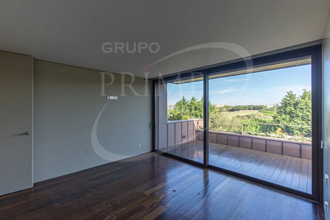 Moradia T5 para Arrendamento em Aldoar, Foz do Douro e Nevogilde Foto 5