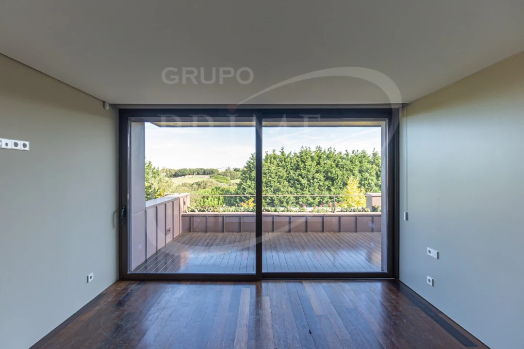 Moradia T5 para Arrendamento em Aldoar, Foz do Douro e Nevogilde Foto 6