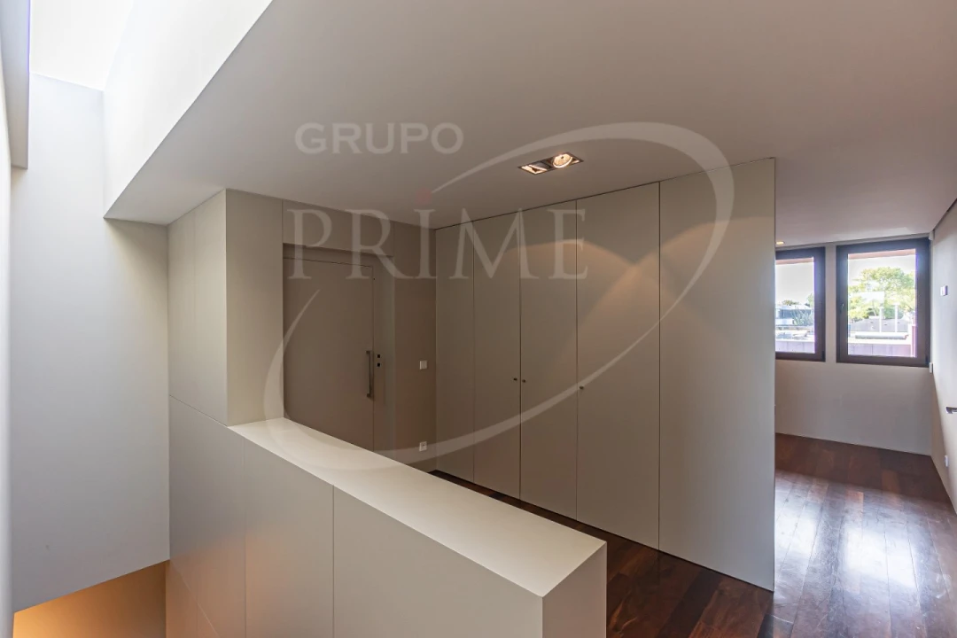 Moradia T5 para Arrendamento em Aldoar, Foz do Douro e Nevogilde Foto 17