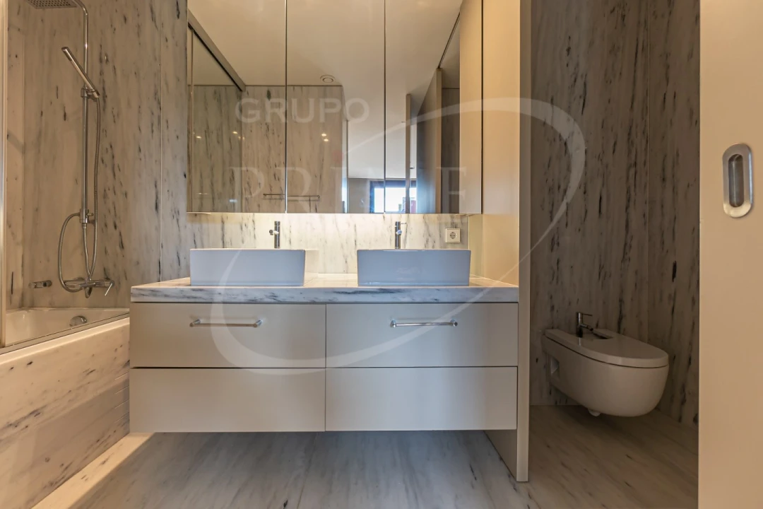 Moradia T5 para Arrendamento em Aldoar, Foz do Douro e Nevogilde Foto 29